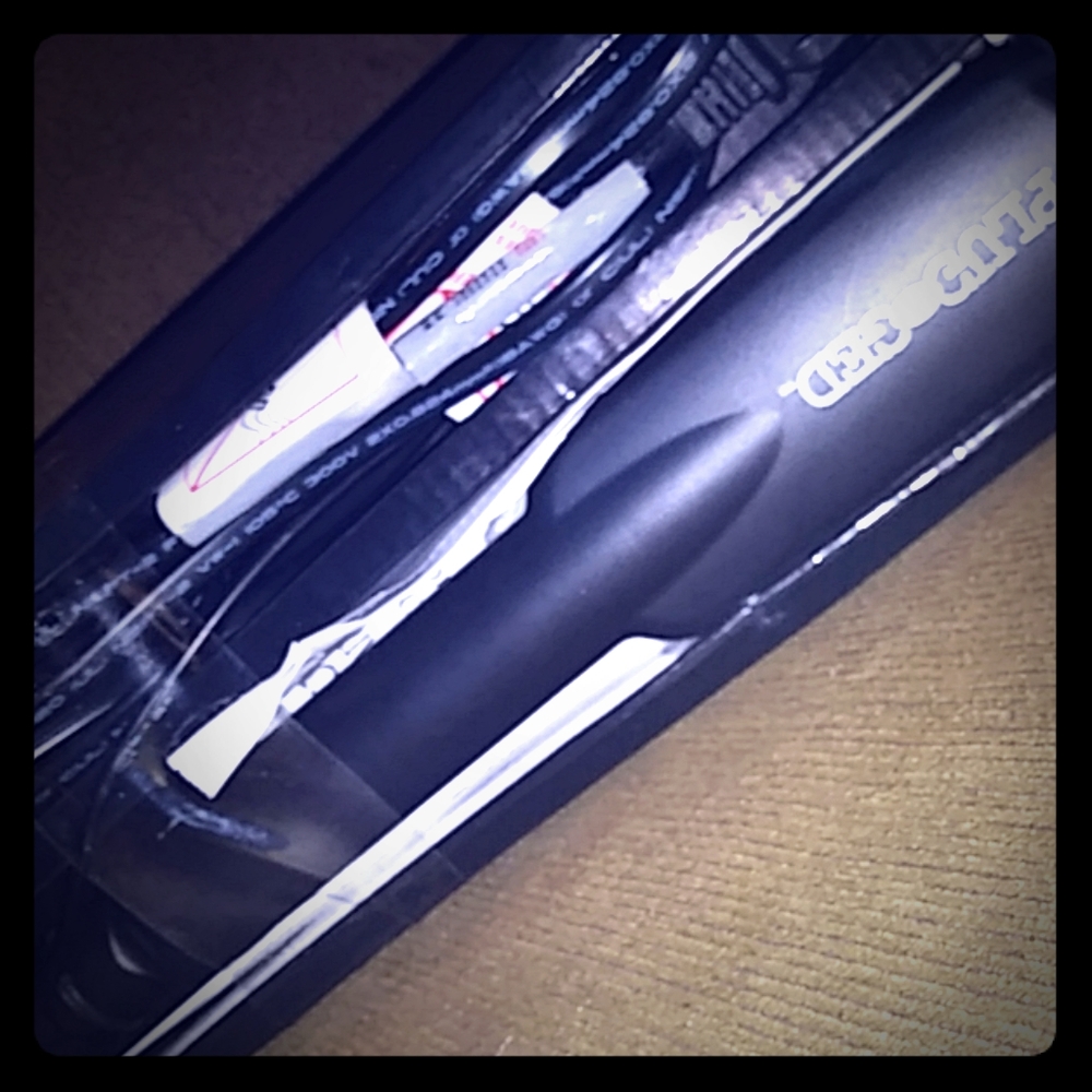 PLUGinGED/STRAIGHTENER